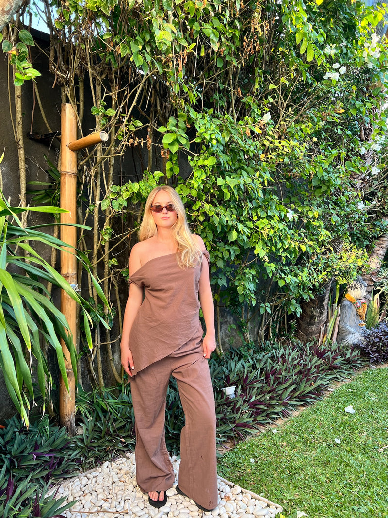Tasi Set in Brown